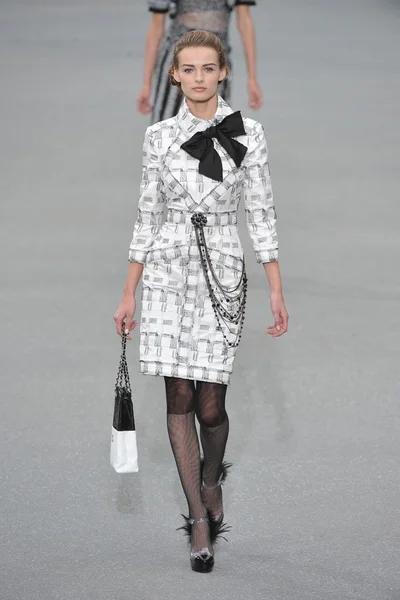 Look 13